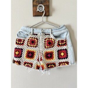 SO Juniors Size 9 Light Wash Denim Crochet Shorts Granny Square Cut-Off Boho
